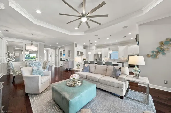 9392 Terresina Dr, Naples, Florida 34119