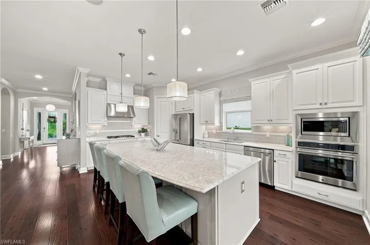 9392 Terresina Dr, Naples, Florida 34119