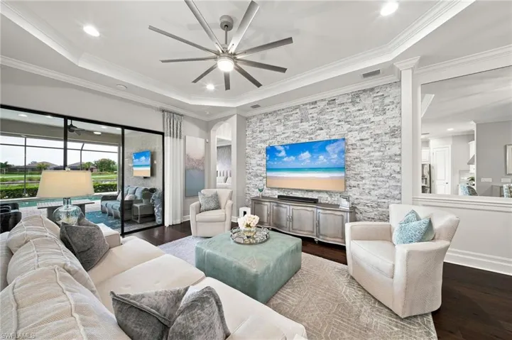 9392 Terresina Dr, Naples, Florida 34119