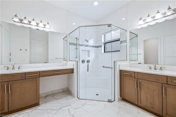 Dual sinks and separate tub and shower
