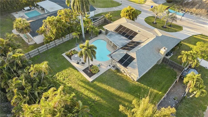 Bird's eye view of a pool area
