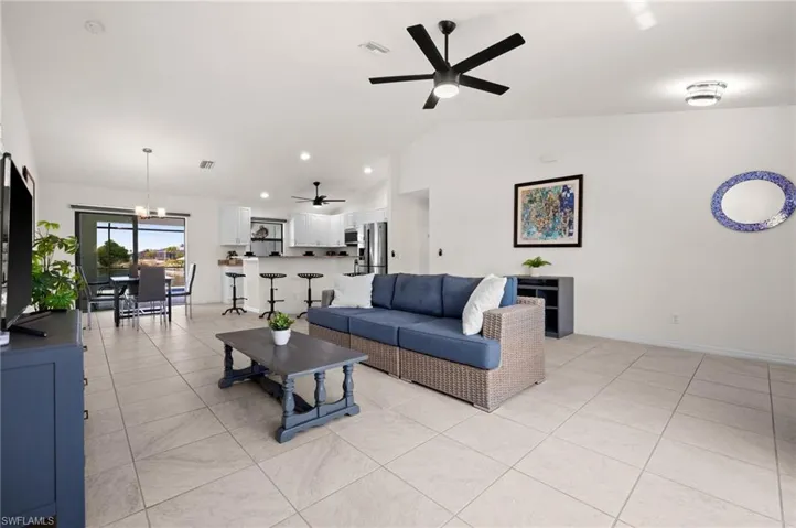 High ceilings and open floorplan