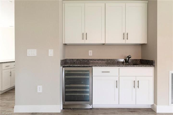 Butler pantry/wine bar