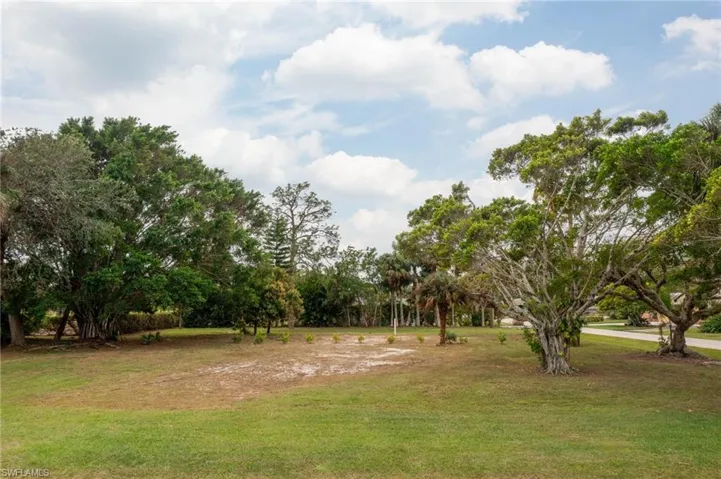 264 Cypress Way Way W, Naples, Florida 34110