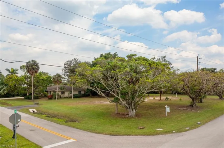 264 Cypress Way Way W, Naples, Florida 34110