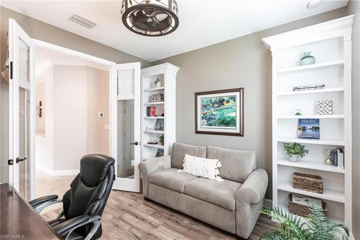 Den/Bedroom