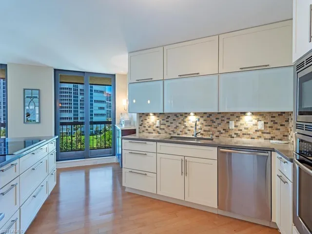 4551 Gulf Shore Blvd N 606, Naples, Florida 34103