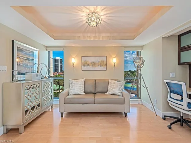 4551 Gulf Shore Blvd N 606, Naples, Florida 34103