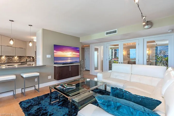 4551 Gulf Shore Blvd N 606, Naples, Florida 34103