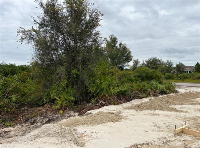 552 Sherwood AVE S, LEHIGH ACRES FL 33974