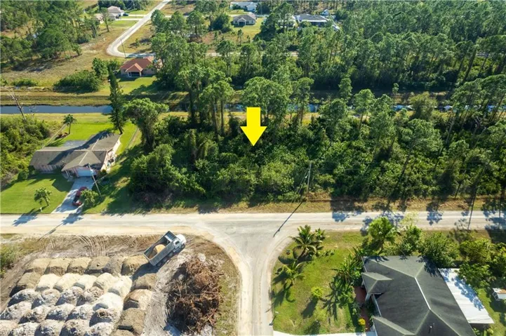 1116  Bari E ST, Lehigh Acres, FL 33974