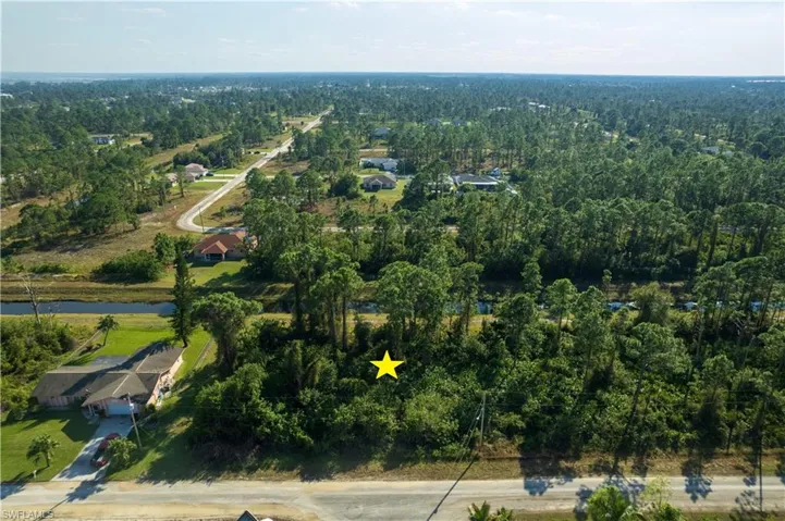 1116  Bari E ST, Lehigh Acres, FL 33974