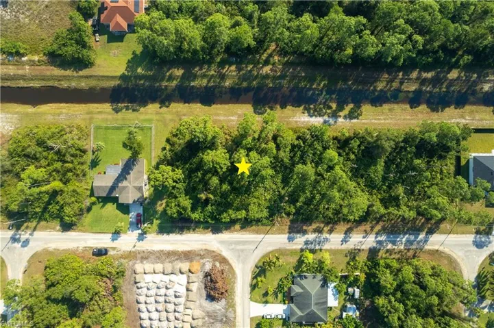 1116  Bari E ST, Lehigh Acres, FL 33974