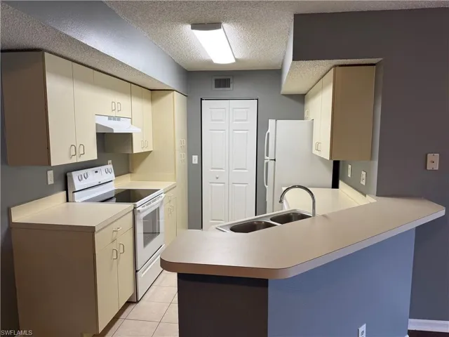 13615 Eagle Ridge Dr 1625, Fort Myers, Florida 33912