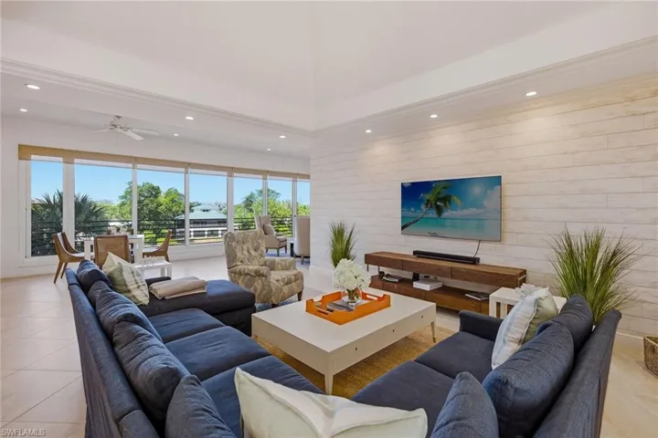 824 Hideaway Cir E 324, Marco Island, Florida 34145