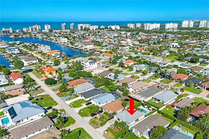 537 104th Ave N, Naples, Florida 34108