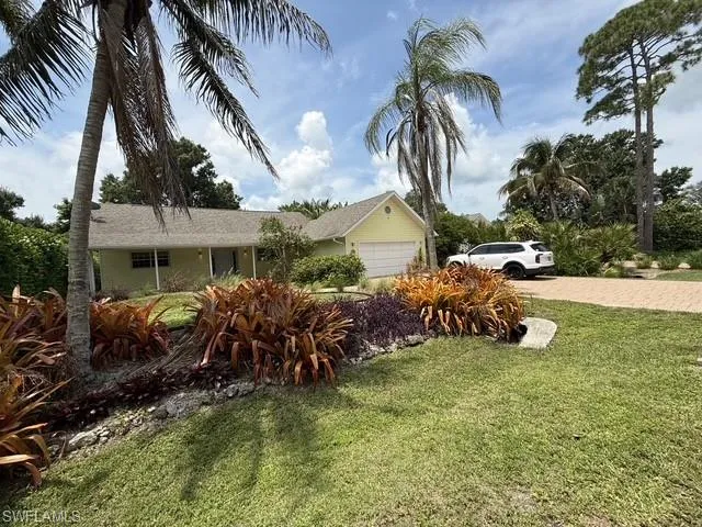 1280 Cypress Woods Dr, Naples, Florida 34103