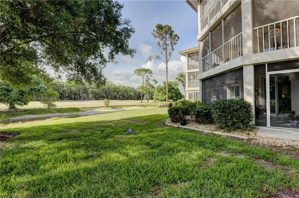 400 Wyndemere WAY, Naples, FL 34105,225047421
