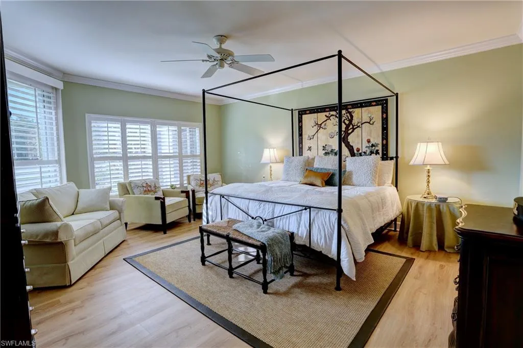 400 Wyndemere WAY, Naples, FL 34105,225047421