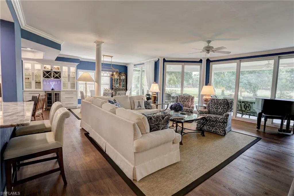 400 Wyndemere WAY, Naples, FL 34105,225047421