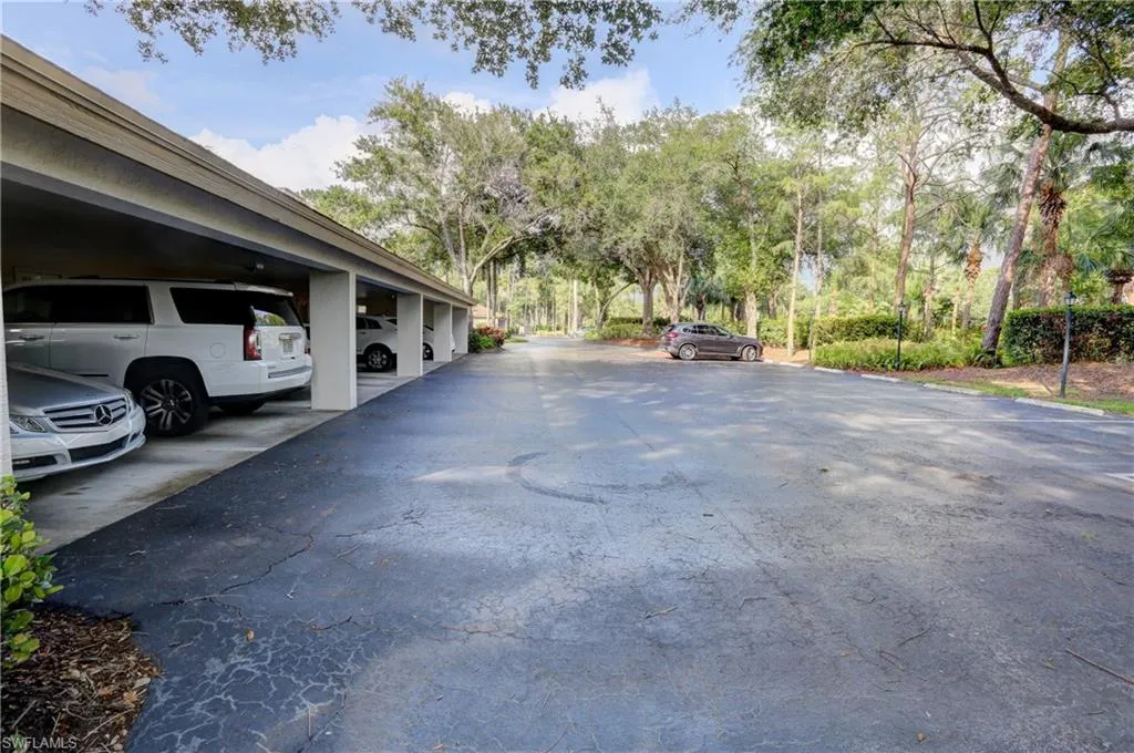 400 Wyndemere WAY, Naples, FL 34105,225047421