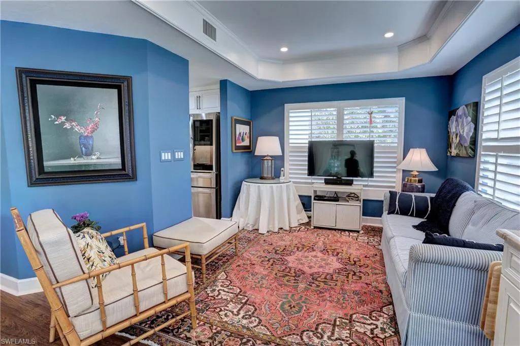 400 Wyndemere WAY, Naples, FL 34105,225047421