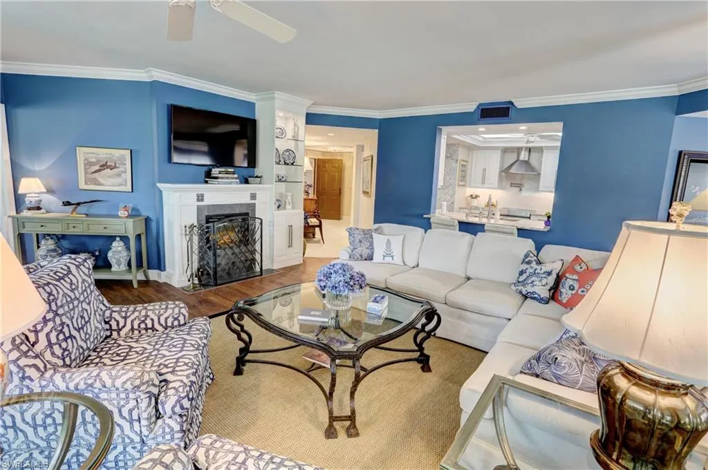 400 Wyndemere WAY, Naples, FL 34105,225047421