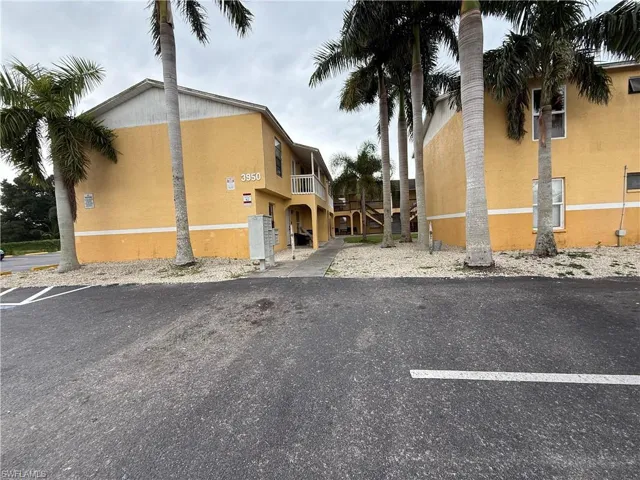 3950 Lora St 206, Fort Myers, Florida 33916