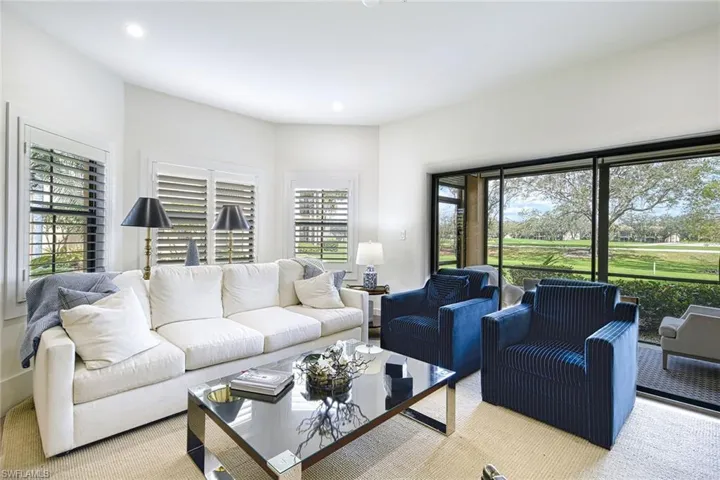 220  Vintage  CIR, Naples, FL 34119