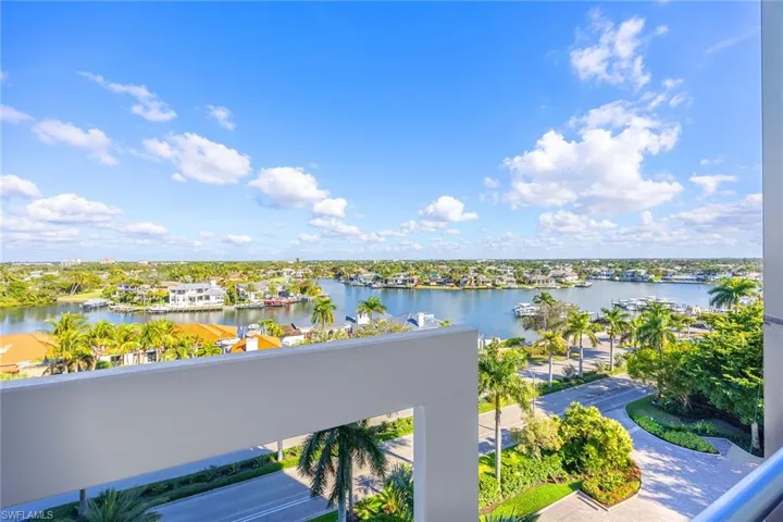 4751 Gulf Shore Blvd N 904, Naples, Florida 34103