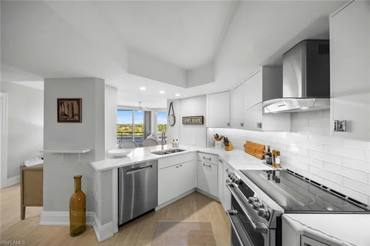 4751 Gulf Shore Blvd N 904, Naples, Florida 34103