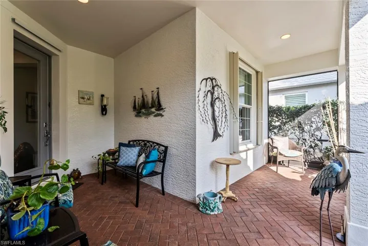Front screened-in lanai