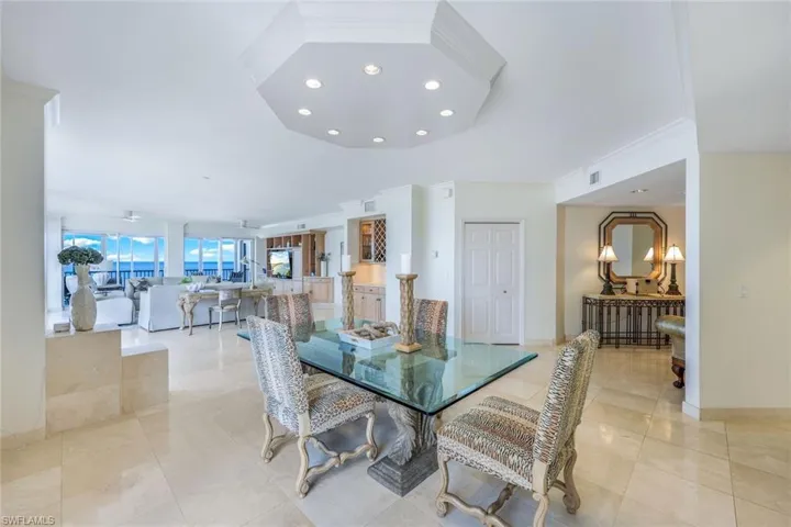 Spacious great room and wet bar create a great entertaining space.