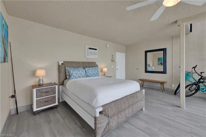 803 River Point Dr 107b, Naples, Florida 34102