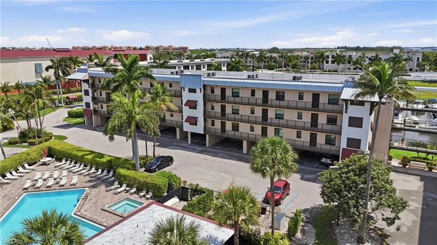 803 River Point Dr 107b, Naples, Florida 34102