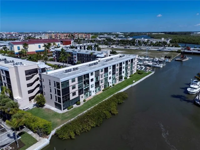 803 River Point Dr 107b, Naples, Florida 34102