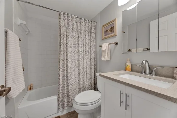 803 River Point Dr 107b, Naples, Florida 34102