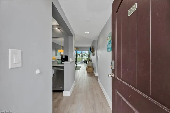 803 River Point Dr 107b, Naples, Florida 34102