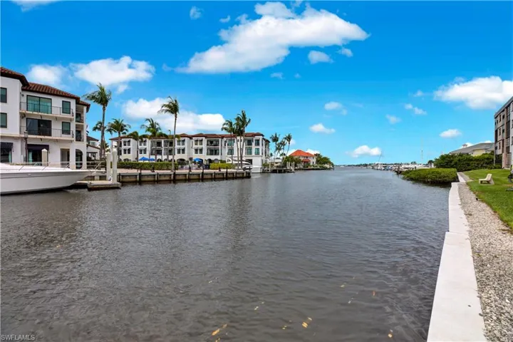 803 River Point Dr 107b, Naples, Florida 34102