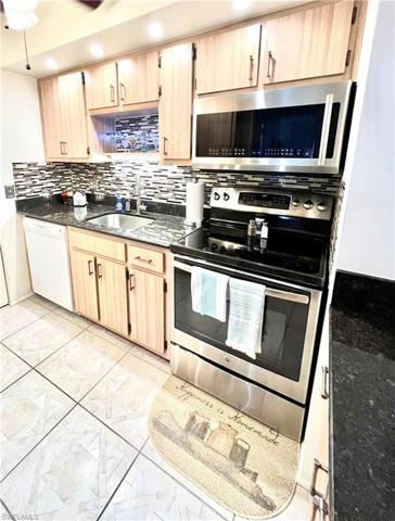 8171 S Woods  CIR, Fort Myers, FL 33919