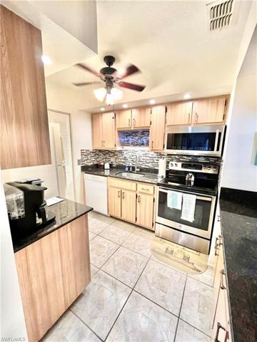 8171 S Woods  CIR, Fort Myers, FL 33919
