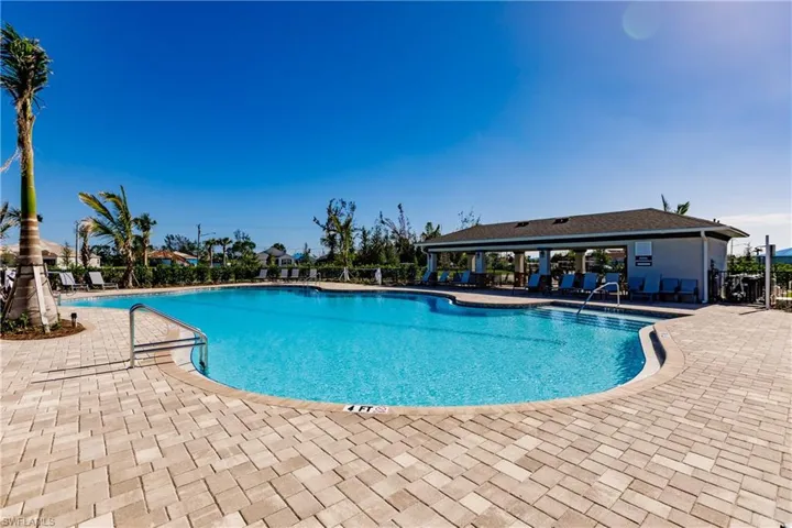 627 Parkshore Lake AVE, CAPE CORAL FL 33993
