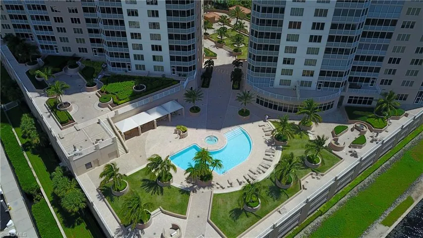 HPP Pool Plaza
