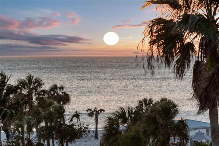 4031 Gulf Shore Blvd N 3b, Naples, Florida 34103