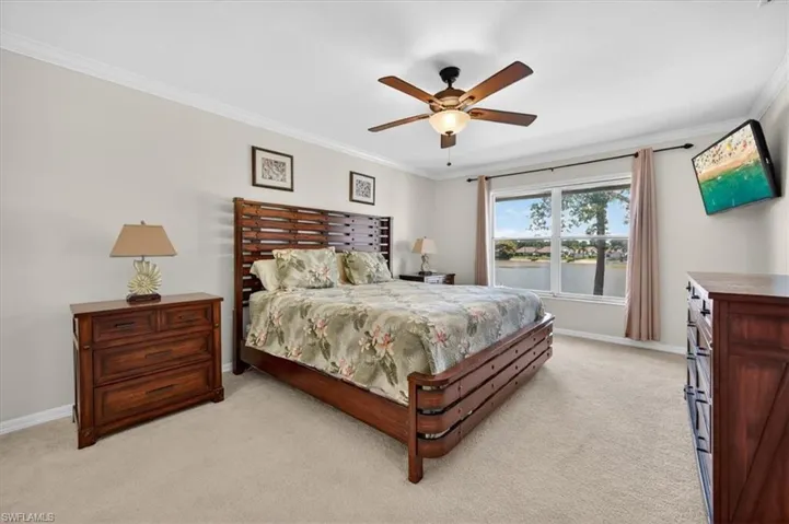 Spacious En-suite with lake views