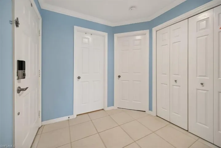 6650  Ilex  CIR, Naples, FL 34109