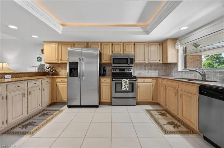6650  Ilex  CIR, Naples, FL 34109