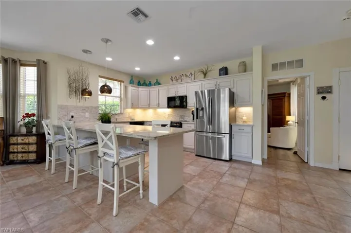 Large Spacious Kitchen