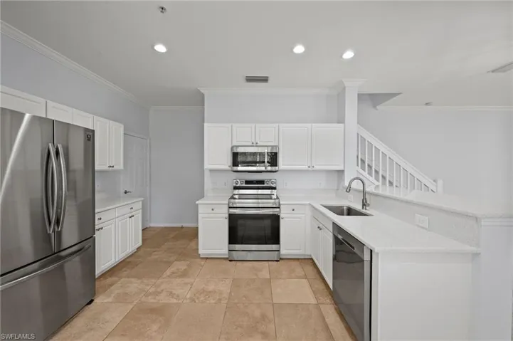 1084  Hampton  CIR, Naples, FL 34105