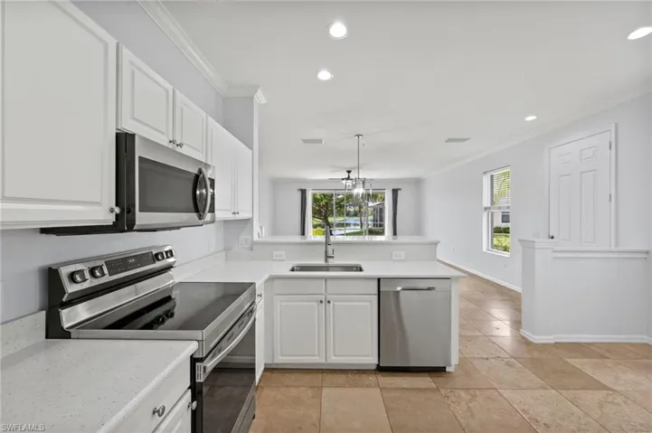 1084  Hampton  CIR, Naples, FL 34105